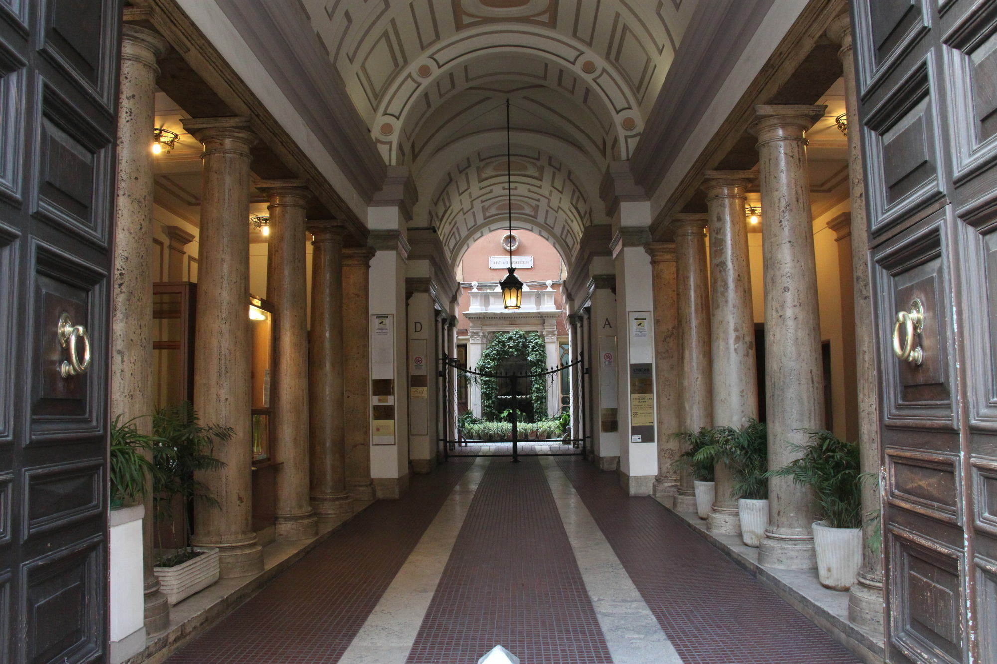 Persepolis Rome Hotell Eksteriør bilde